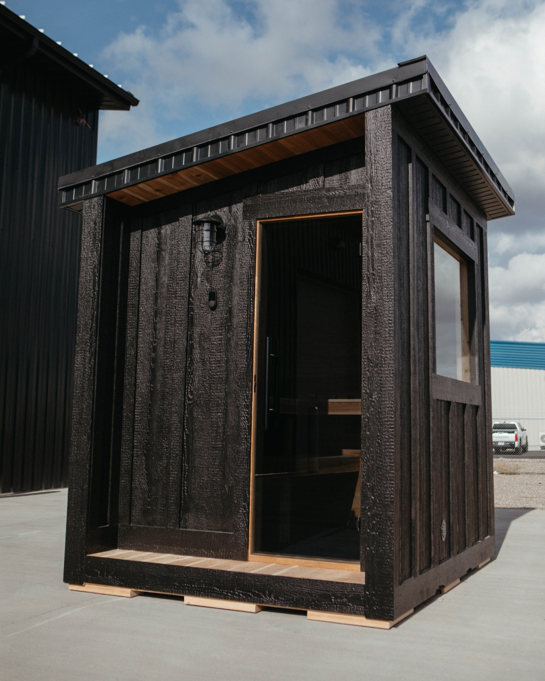 SK 210 - 6X8 Footprint - 4 Person / Cedar Beveled Siding / Thermo Spruce