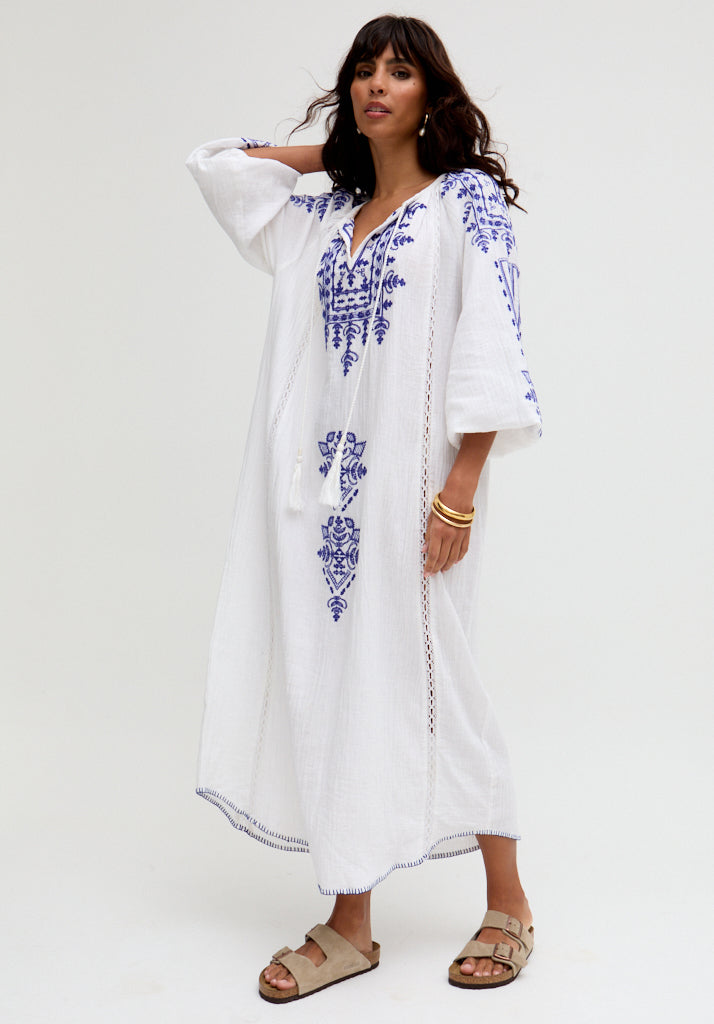 Aurelia Kaftan Style Embroidered Maxi Dress In White - M