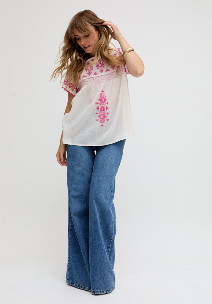 Flora Short Sleeve Embroidered Blouse In White - 14