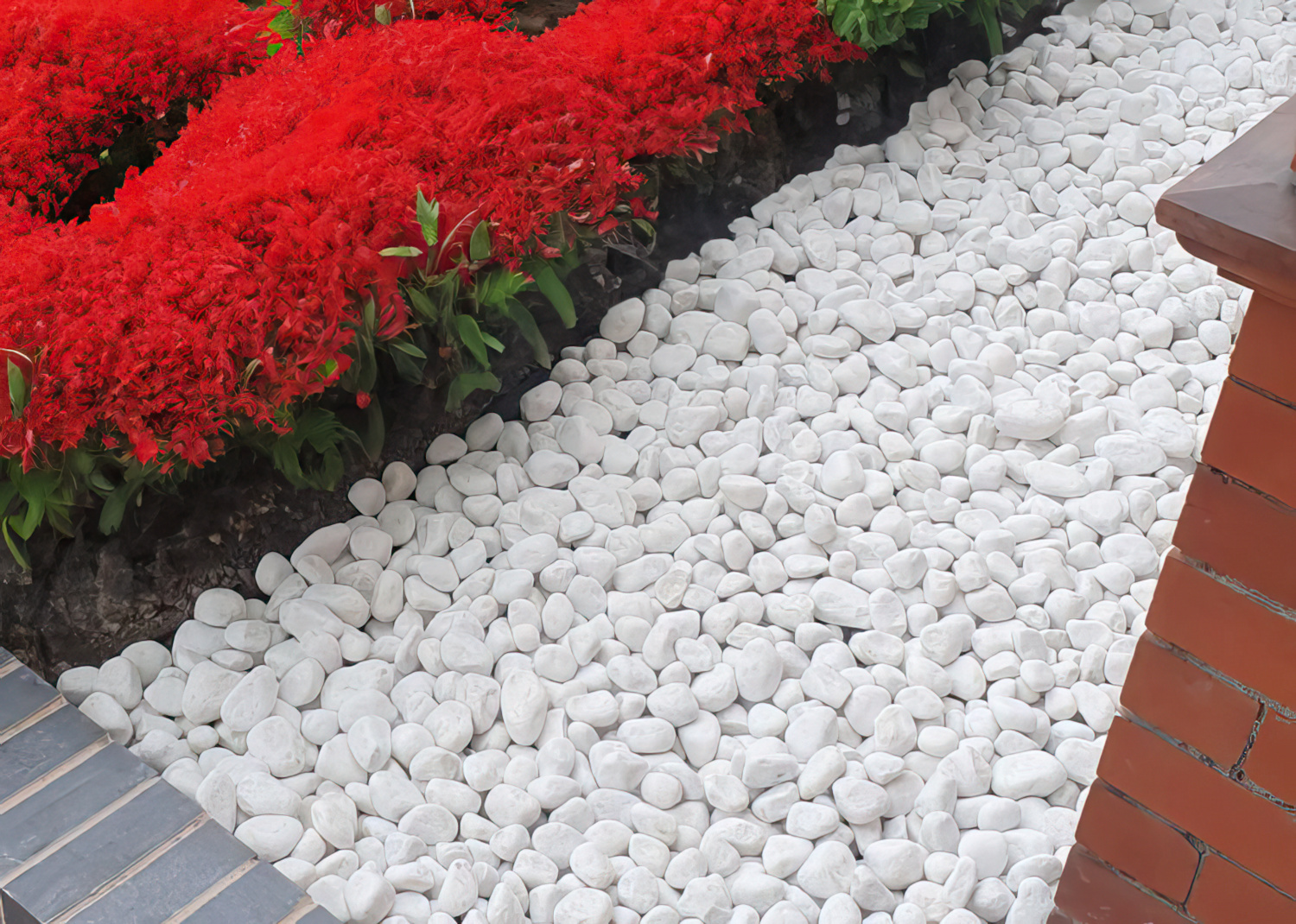 20-40mm White Pebbles - 1/2 Bulk Bag / White