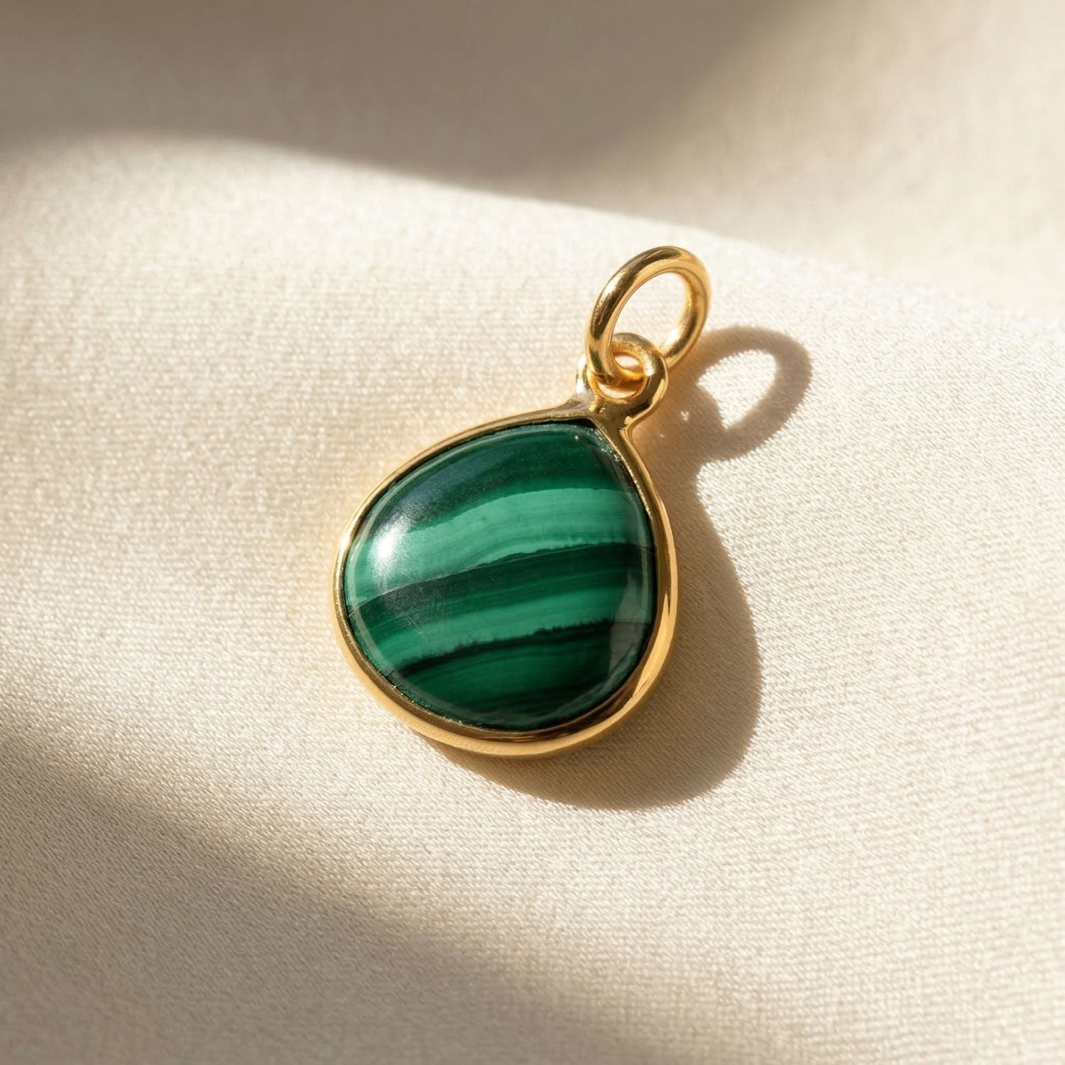 18ct Gold Vermeil Round Malachite Gemstone Crystal Bezel Pendant