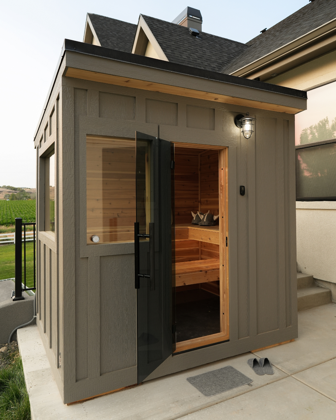 SK 110 - 6X8 Footprint - 4-5 Person / Vertical Plank Cedar Siding / Thermo Spruce