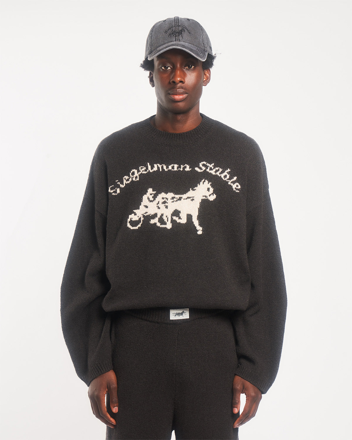 Logo Knit - M/L / Carbon