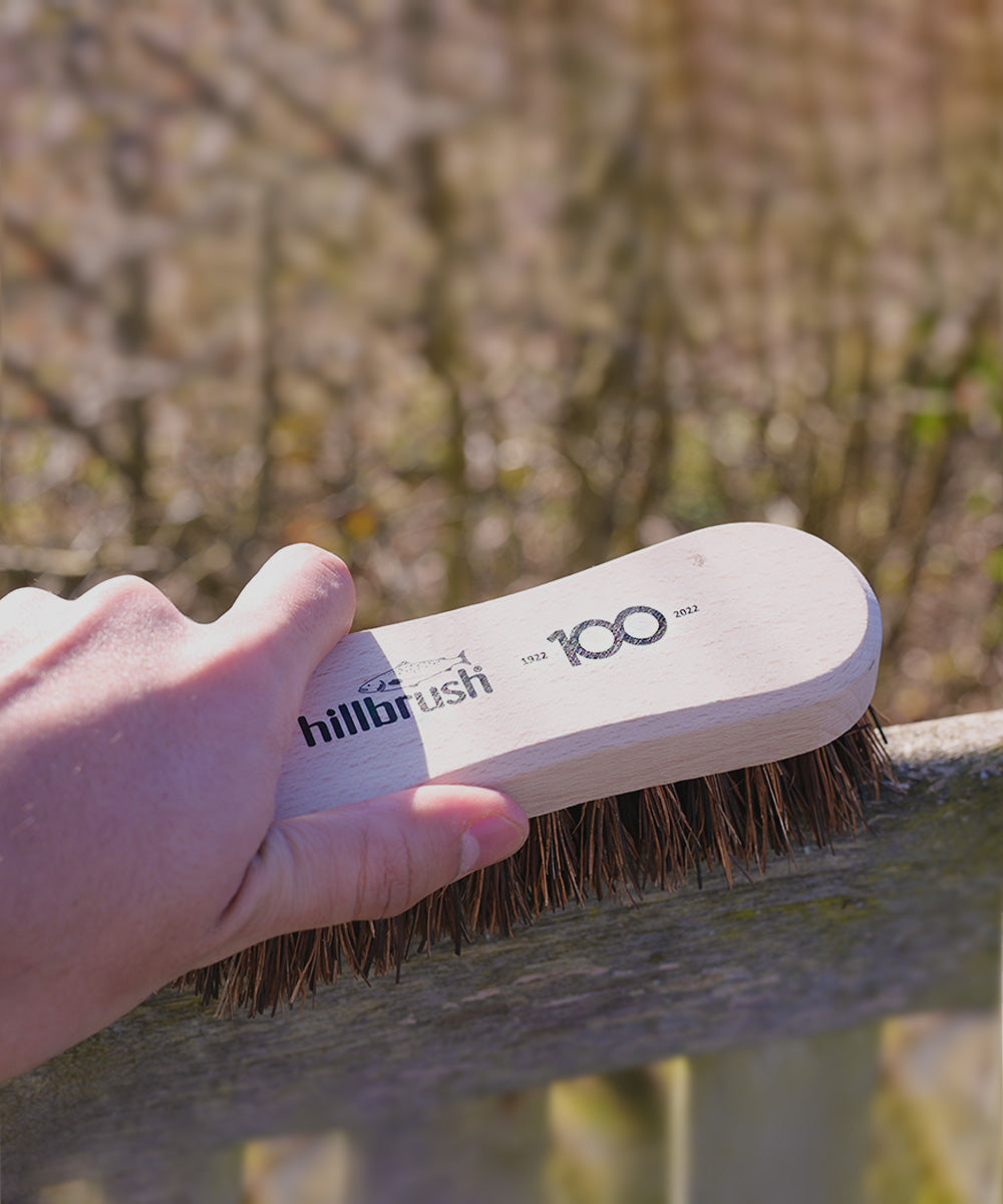 Finest by Hillbrush Quality Centenary Laundry Brush – Stiff - Bassine / 159mm 55mm 53mm