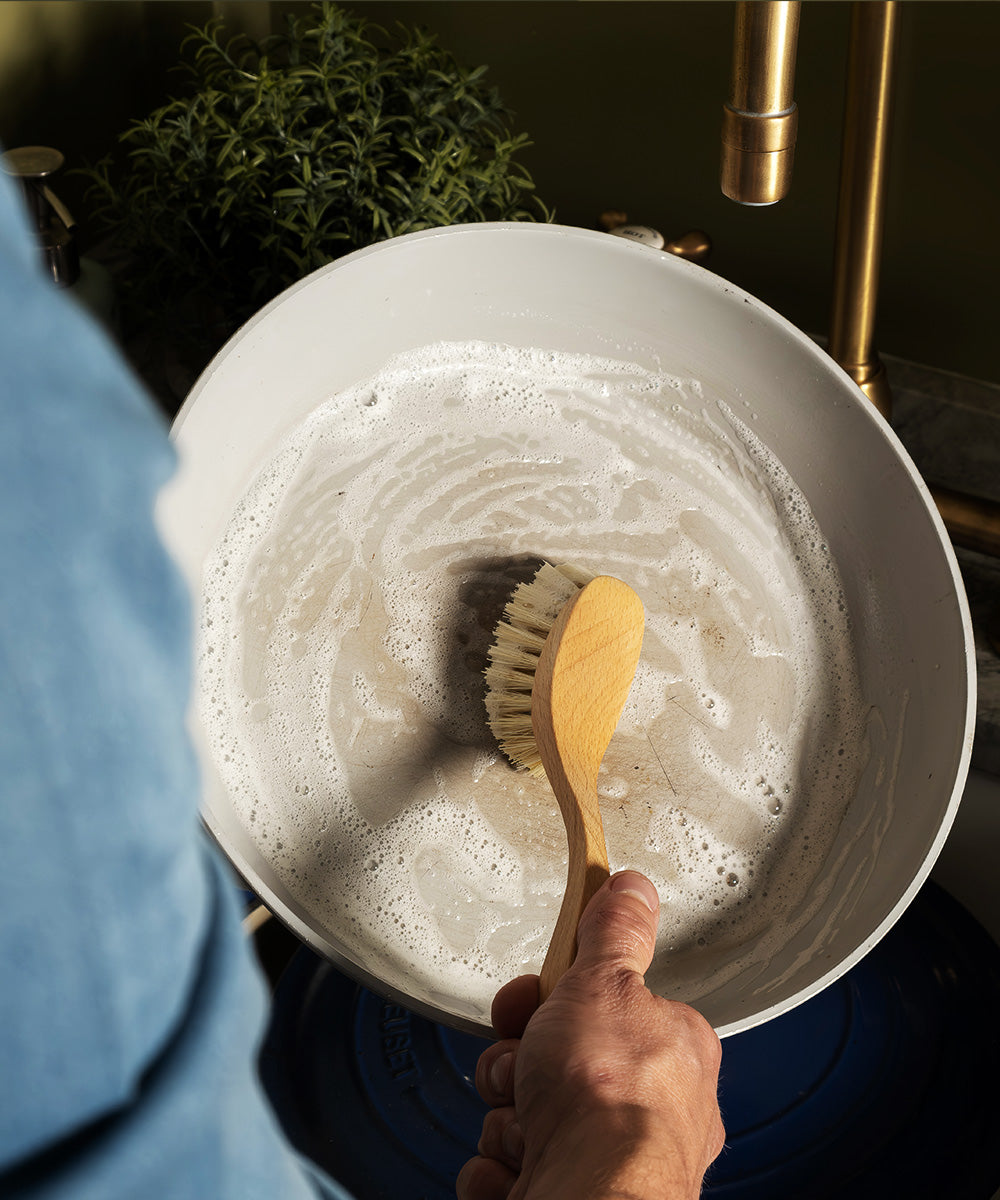 Natural by Hillbrush Dish Brush - Stiff - 100% FSC® Certified Beechwood / Tampico / 5.5cm 25.5cm 5cm 0.055kg