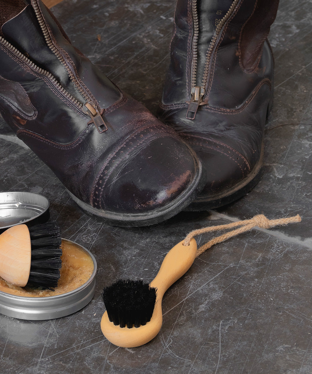 Natural by Hillbrush Shoe Polish & Shine Brush - Soft - 100% FSC® Certified Beechwood / Dark Horse Hair / 3.8cm 14.7cm 4.5cm 0.039kg