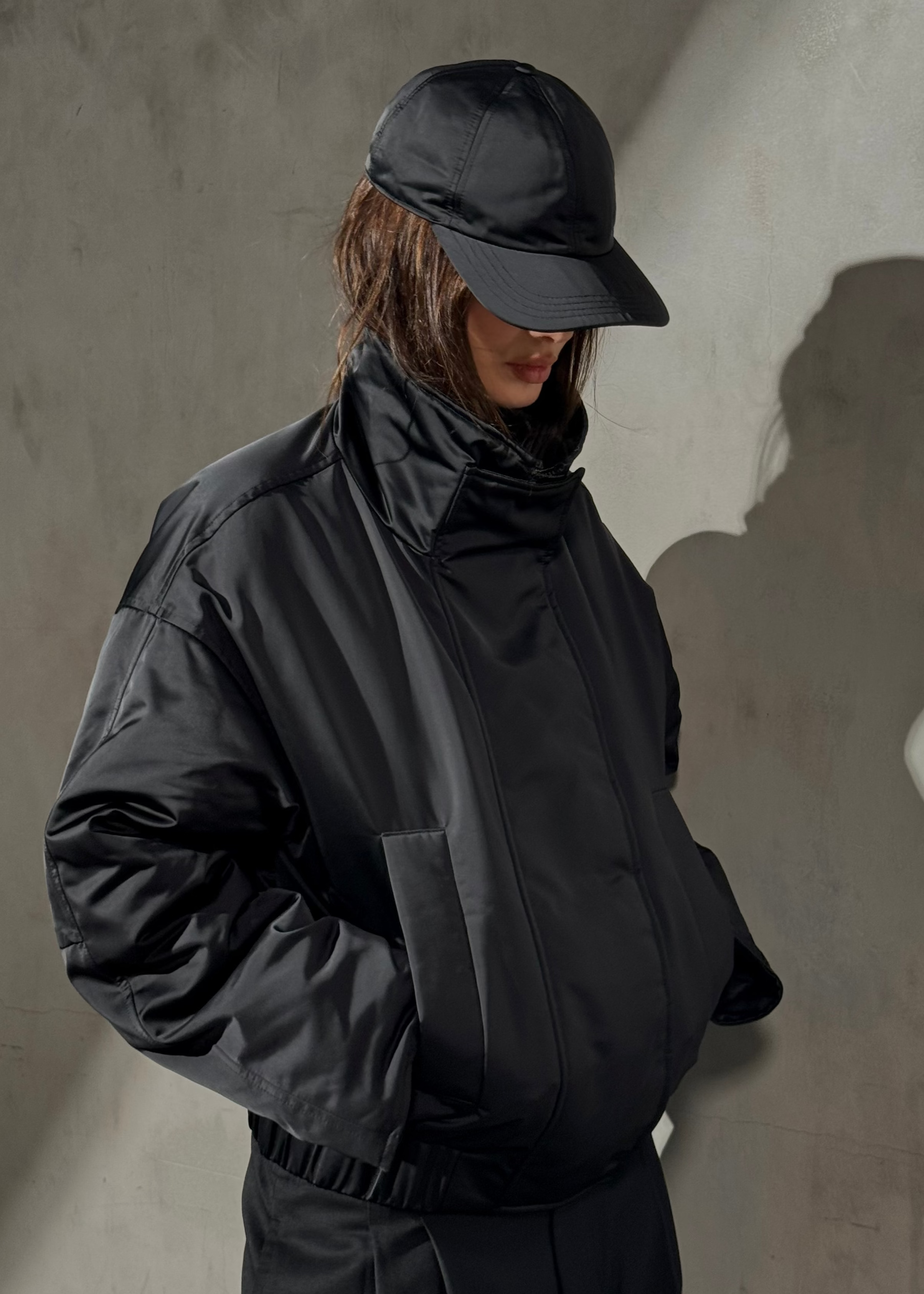 CROPPED SATEEN BOMBER - Noir - XS