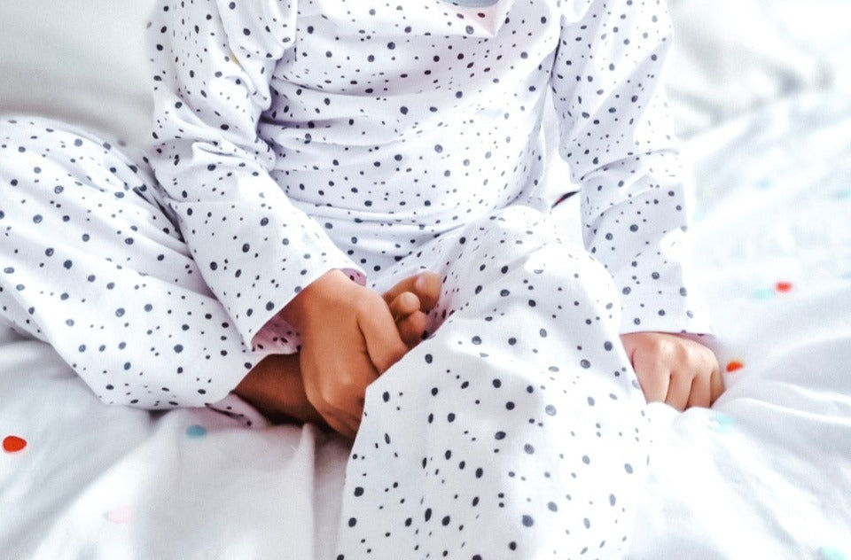 Spot Crew Neck Pyjamas - 5-6yrs / Spots / White