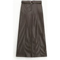 Pantalones de cuero sintético de pierna ancha con cinturón