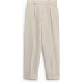 Pantaloni tailored con pinces e risvolto alto