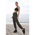 Pantalón tobillero, deportivo, con lazada