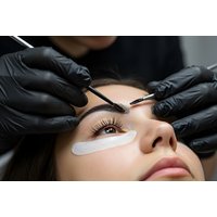 60-Minute Eyelash Lift & Tint Treatment for Curled, Tinted Lashes | Wowcher