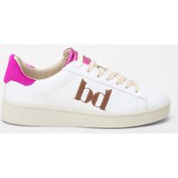 Sneakers con linguetta posteriore a contrasto