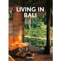 Living in Bali. Ediz. italiana, spagnola e portoghese. 40th Anniversary Edition
