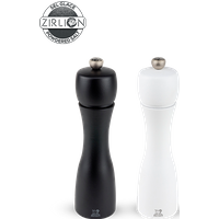 This set of contrasting salt and pepper mills offers significant polish, performance and practicality. The Tahiti model is a design classic but the monochrome colours ensure these salt and pepper mills fit into any contemporary kitchen. Tahiti