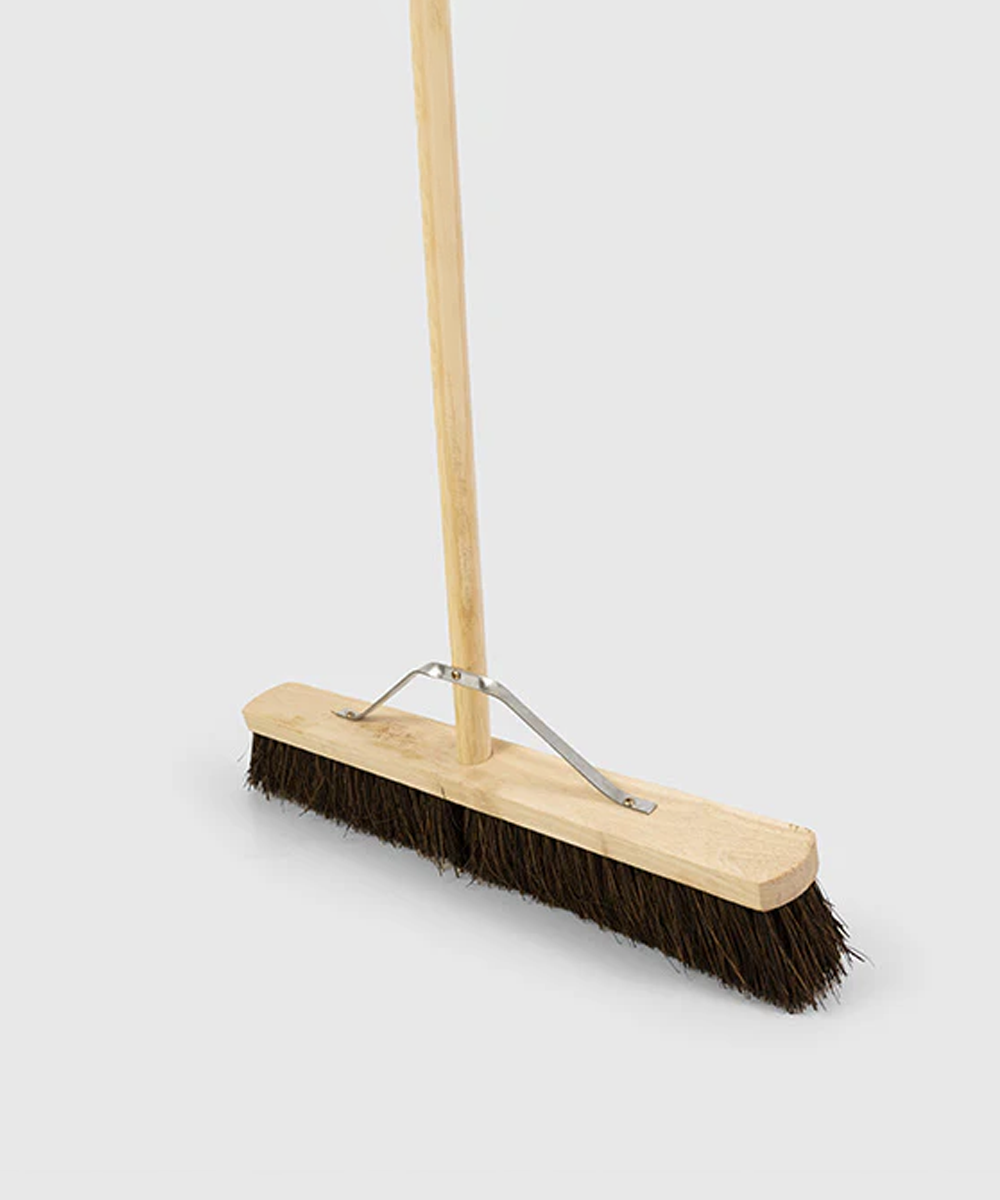 Everyday Wooden Platform Broom With Handle - Stiff - Bassine / 127cm 50cm 6cm 1.5kg